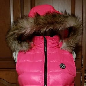 American Eagle puffer vest